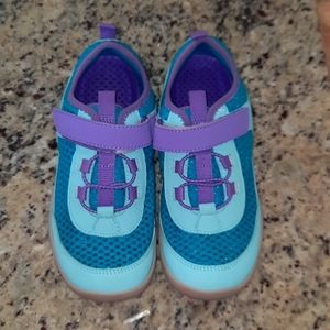 NWOT Land's End water shoes